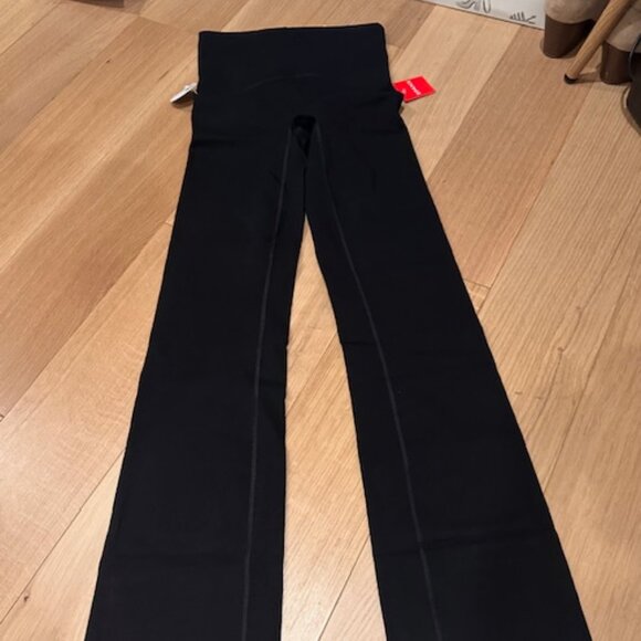 Spanx BootyBoost Flare TALL leggings (very black) - Picture 1 of 5